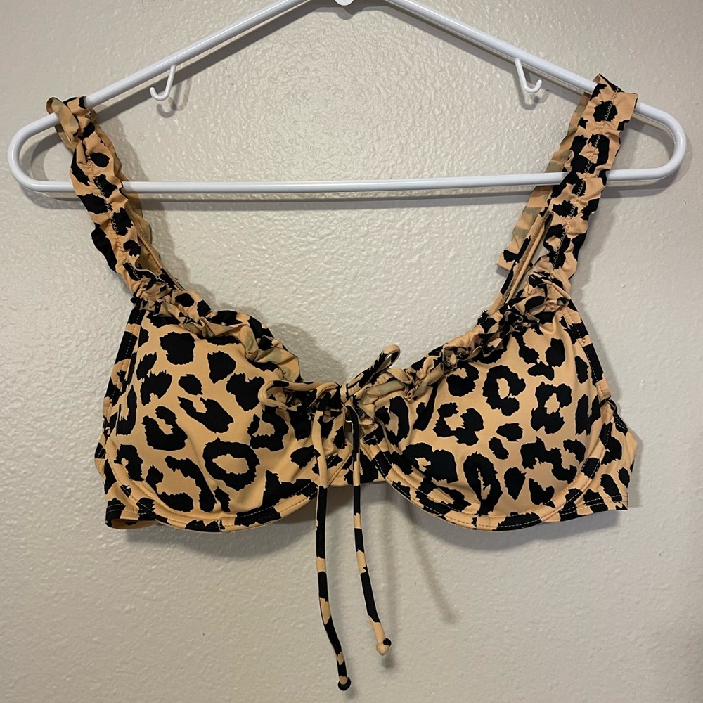 Toluca swim top cheetah print size M